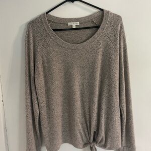 Nine Britton Women’s Heather Gray Knit Top in medium